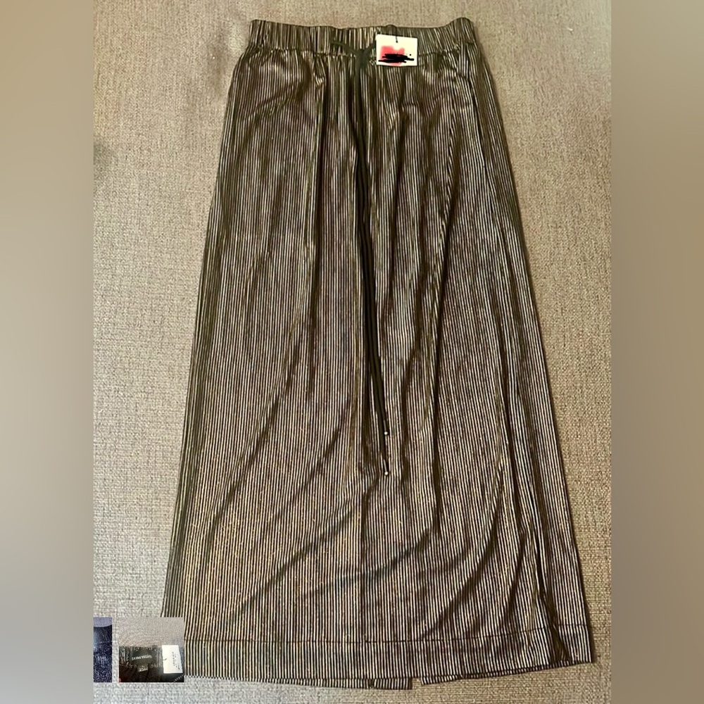 Metallic skirt with drawstring. Size large.